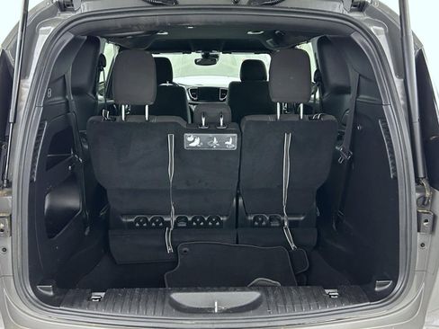 Used 2021 Chrysler Pacifica Touring w/ S Appearance Package image 18