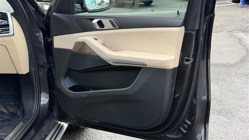 Used 2020 BMW X5 xDrive40i w/ Convenience Package AWD/4WD image 36