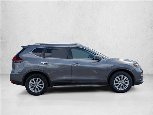 Used 2018 Nissan Rogue SV FWD image 4