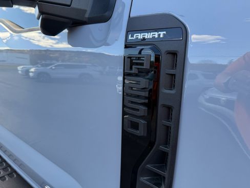 Used 2024 Ford F250 Lariat w/ Lariat Ultimate Package image 11