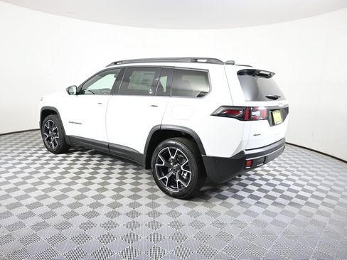 New 2026 Jeep Cherokee Overland w/ Trailer Tow Group AWD/4WD image 4