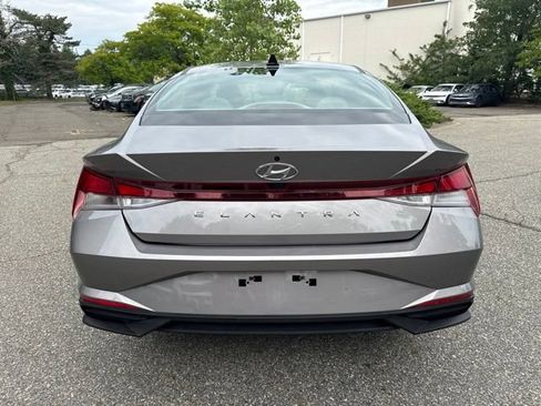 Used 2023 Hyundai Elantra SEL w/ Convenience Package FWD image 18