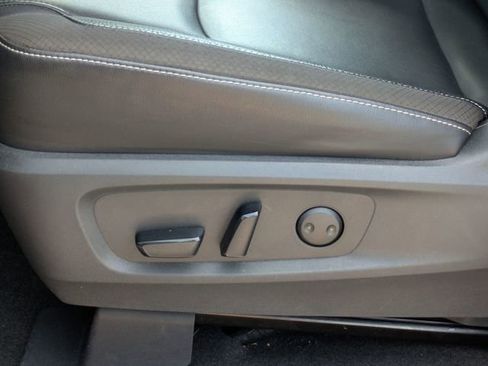 Used 2023 Nissan Pathfinder SL AWD/4WD image 15