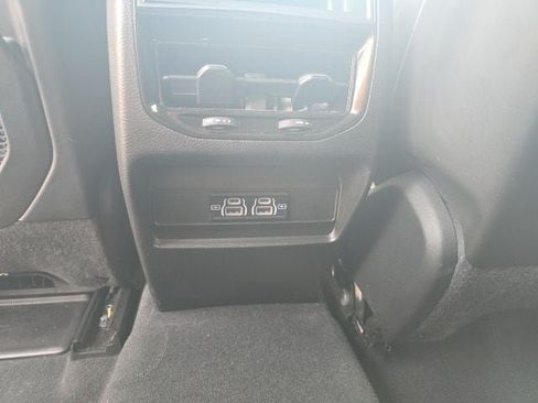 Used 2023 Jeep Grand Cherokee Laredo AWD/4WD image 24