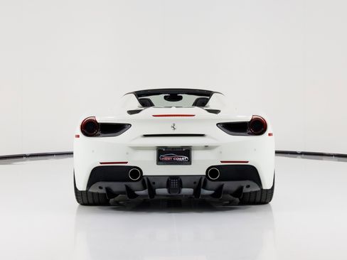 Used 2019 Ferrari 488 Spider image 5