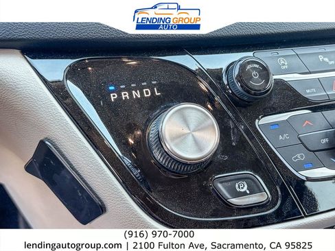 Used 2019 Chrysler Pacifica Touring Plus FWD image 19