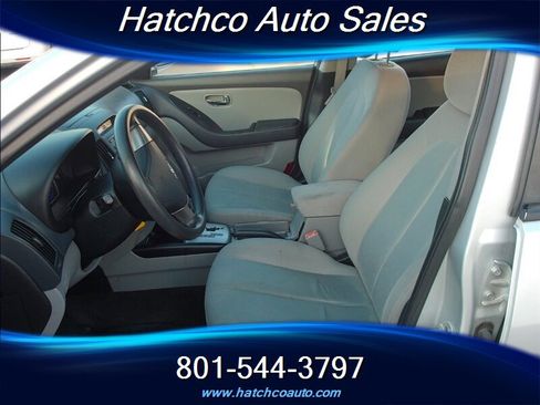 Used 2010 Hyundai Elantra GLS image 10