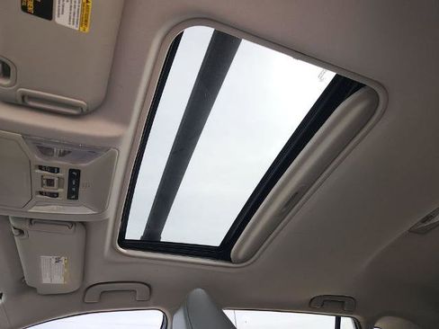 Used 2021 Toyota RAV4 XLE Premium FWD image 16