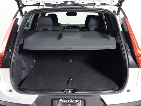Used 2023 Volvo XC40 Recharge Plus AWD/4WD image 16