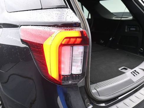 Used 2025 Ford Explorer ST-Line w/ Premium Package image 13