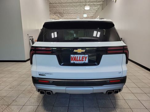 Used 2024 Chevrolet Traverse LT image 57
