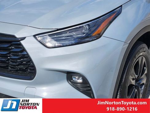 Used 2024 Toyota Highlander XLE image 10