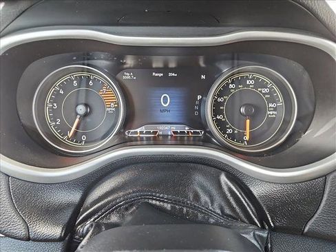 Used 2018 Jeep Cherokee Trailhawk w/ Comfort/Convenience Group AWD/4WD image 11