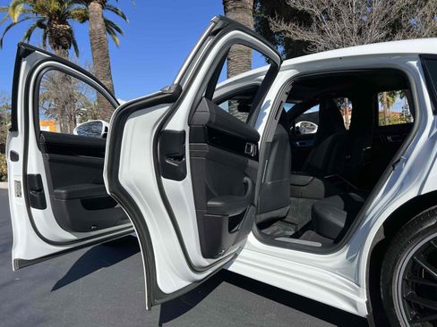 Used 2020 Porsche Panamera 4 image 69