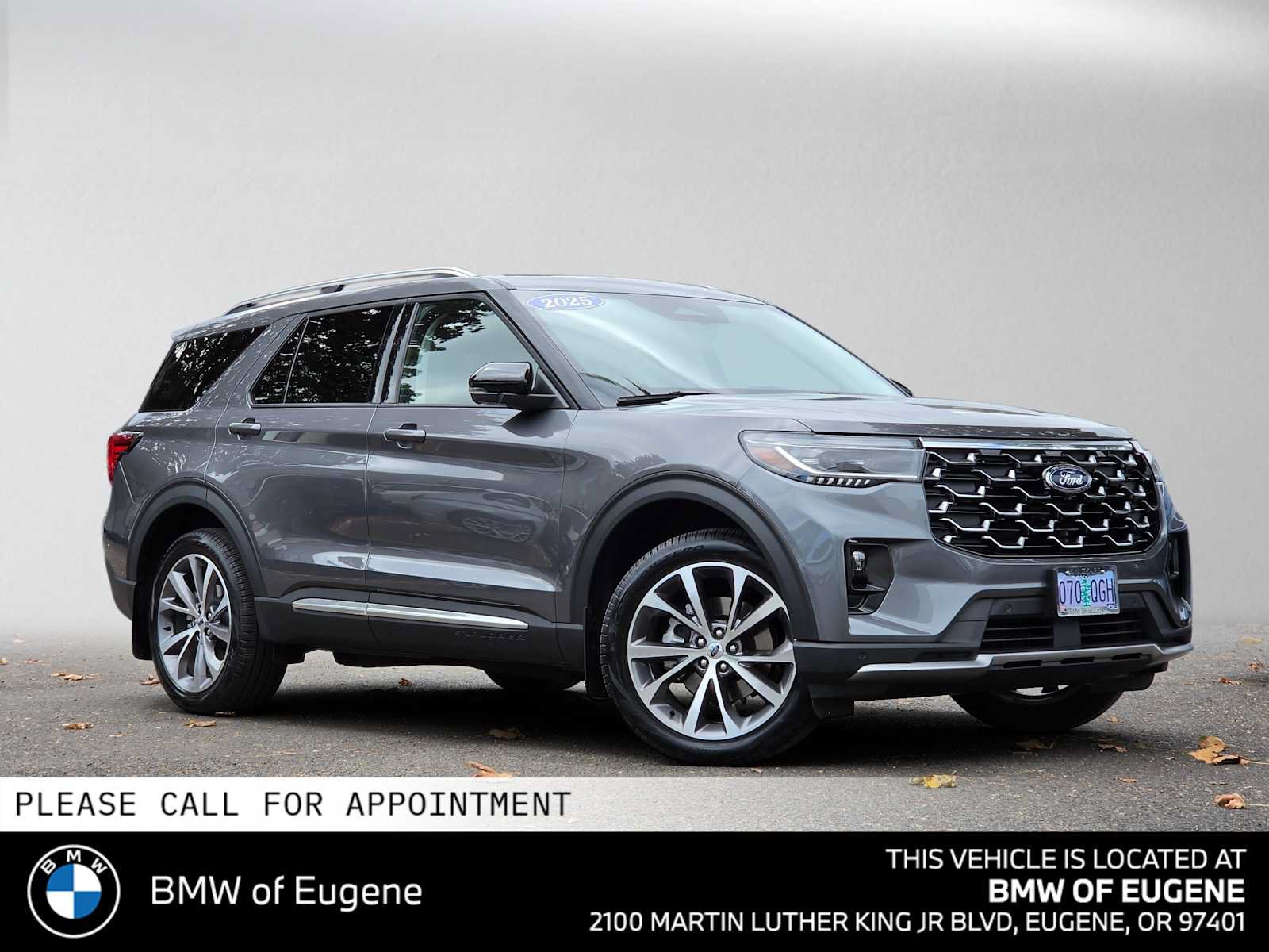 Used 2025 Ford Explorer Platinum w/ Ultimate Package AWD/4WD image 1