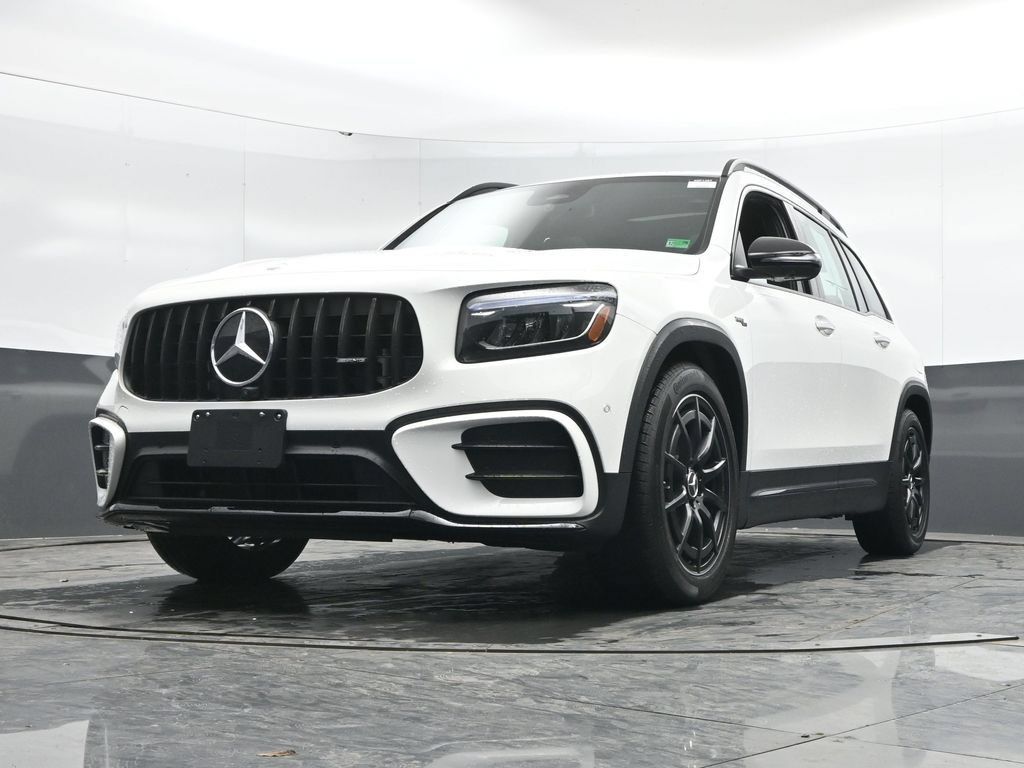 Used 2025 Mercedes-Benz GLB 35 AMG 4MATIC image 47