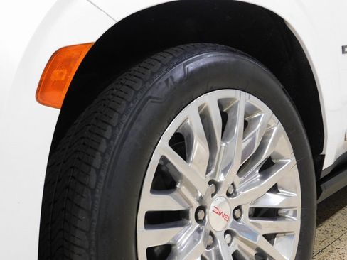 Used 2023 GMC Yukon Denali image 24