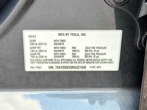 Used 2024 Tesla Model Y Long Range AWD/4WD image 40