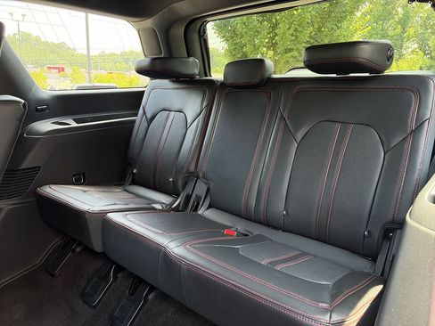 Used 2023 Ford Expedition Limited RWD image 32