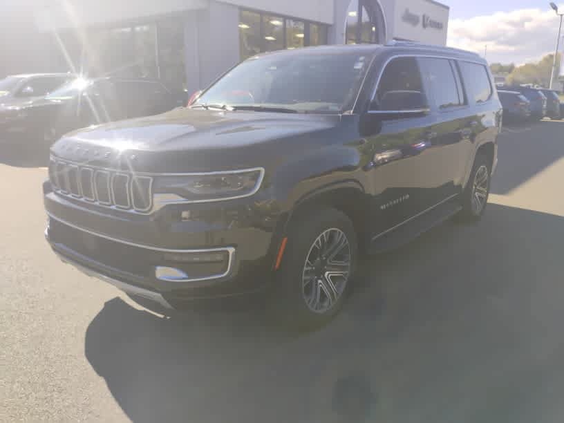 Used 2024 Jeep Wagoneer Series II AWD/4WD image 3