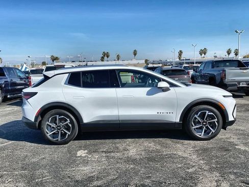 New 2026 Chevrolet Equinox EV LT FWD image 15