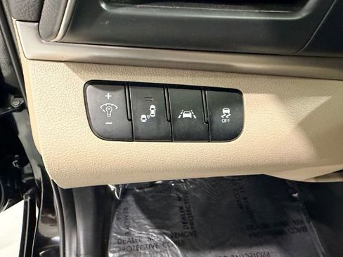 Used 2019 Hyundai Elantra SEL FWD image 22