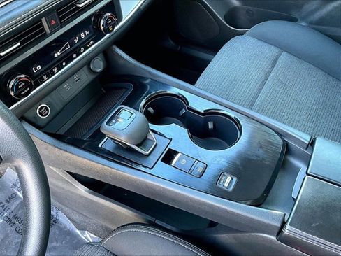 Used 2023 Nissan Rogue SV image 15