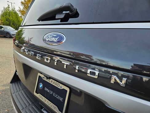 Used 2023 Ford Expedition Max XLT image 16