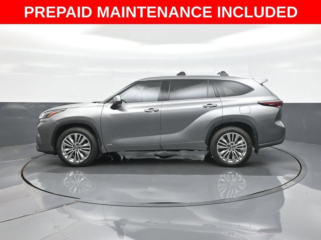 Certified 2026 Toyota Highlander Platinum AWD/4WD image 4