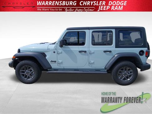 Used 2024 Jeep Wrangler Sport S image 7