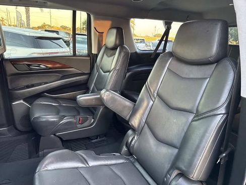Used 2019 Cadillac Escalade ESV Premium Luxury w/ LPO, Radiant Package image 17