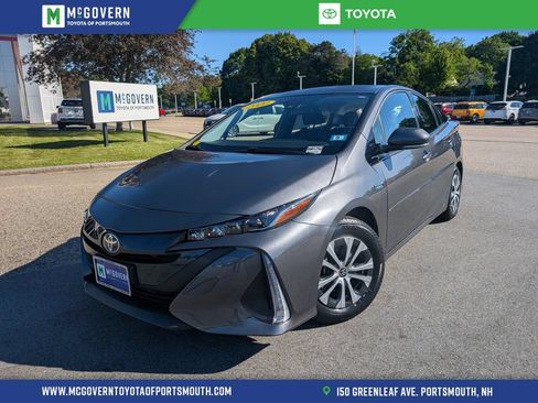 Used 2020 Toyota Prius Prime LE w/ Protection Package FWD image 1