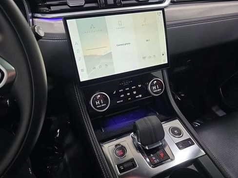 Used 2024 Jaguar F-PACE R-Dynamic S image 20