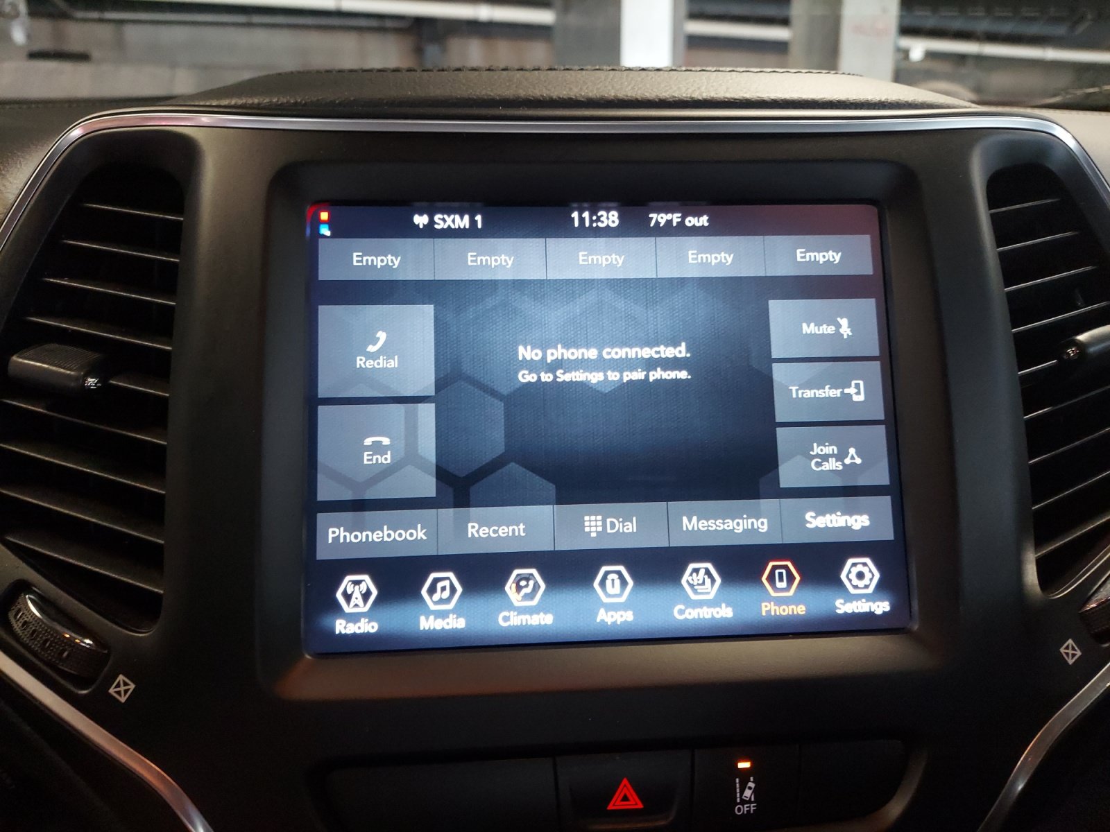 Used 2022 Jeep Cherokee Latitude AWD/4WD image 15