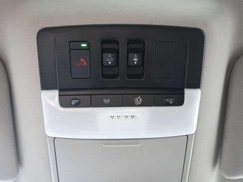 Used 2024 Nissan Pathfinder SV w/ SV Premium Package AWD/4WD image 34