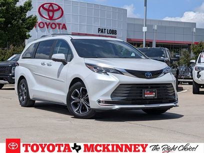 Used 2025 Toyota Sienna Platinum