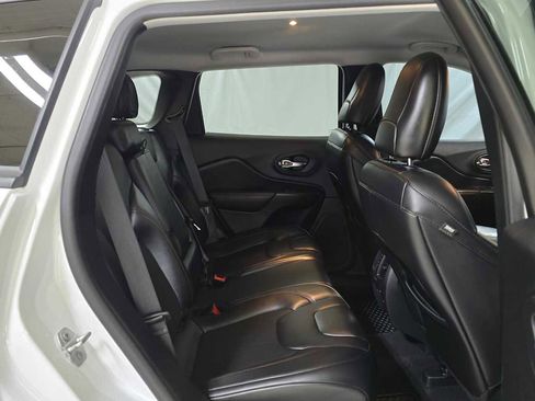 Used 2020 Jeep Cherokee Trailhawk w/ Comfort/Convenience Group image 15