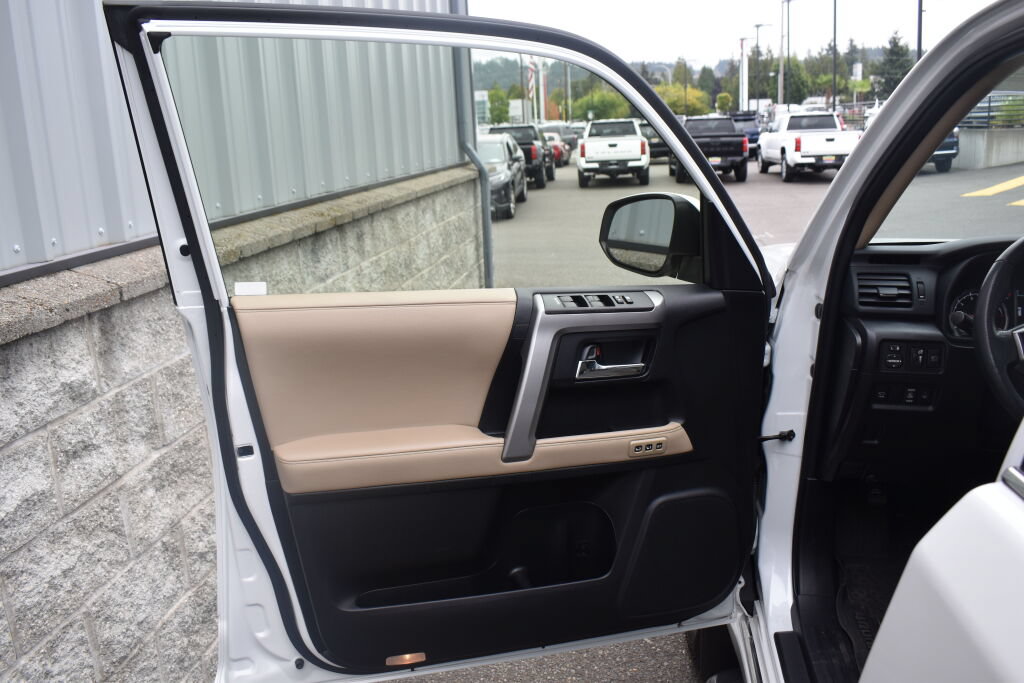 Certified 2024 Toyota 4Runner Limited AWD/4WD image 17