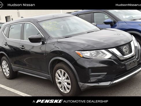 Used 2017 Nissan Rogue S AWD/4WD image 1