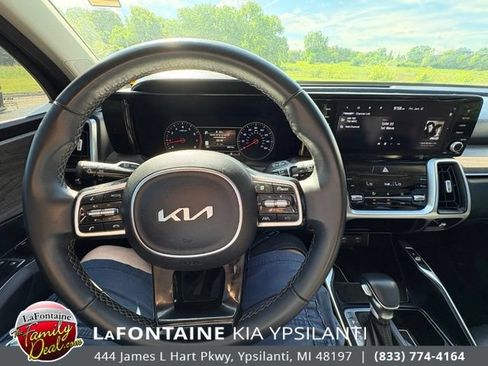 Certified 2022 Kia Sorento S w/ Panoramic Sunroof Package AWD/4WD image 14
