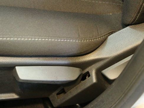 Used 2018 Ford Focus SE image 16