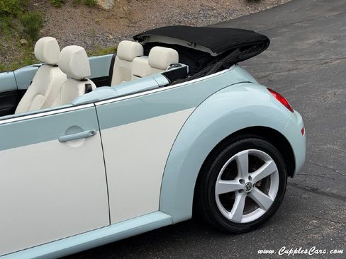 Used 2010 Volkswagen Beetle Final Edition FWD image 37