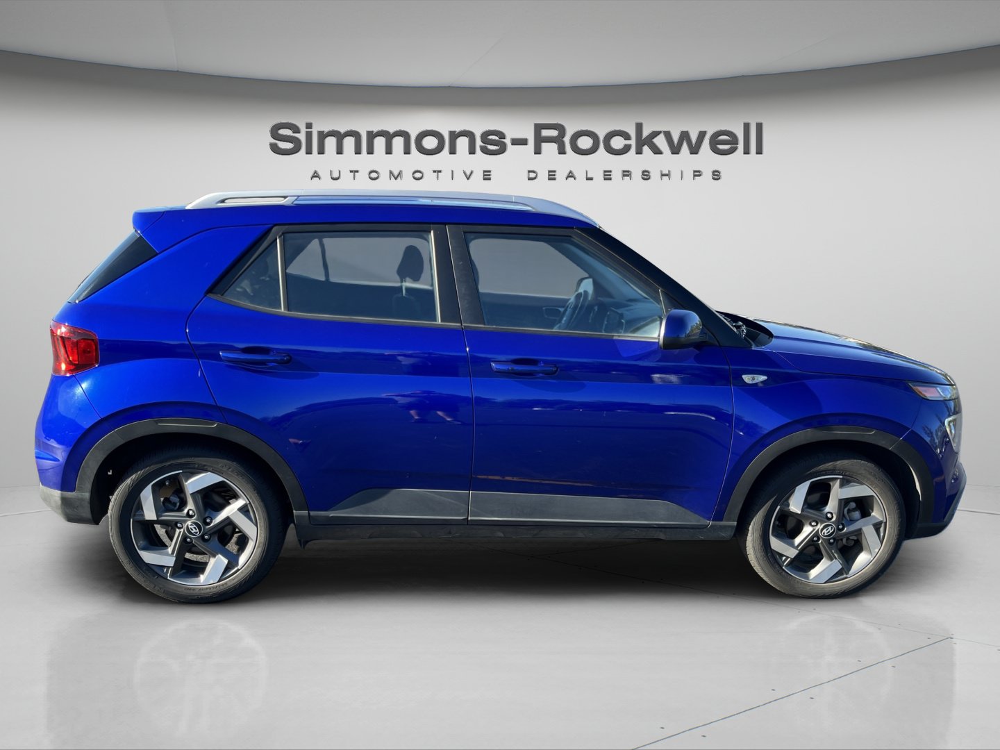 Used 2025 Hyundai Venue SEL FWD image 6