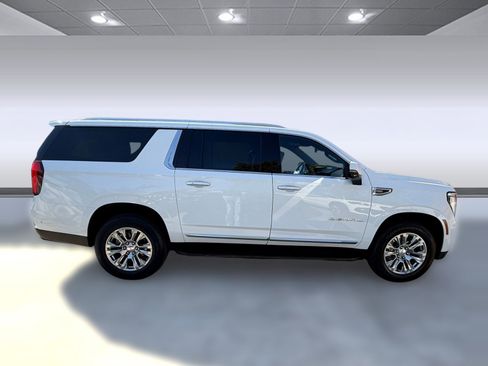 Used 2025 GMC Yukon XL Denali AWD/4WD image 6
