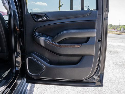 Used 2018 Chevrolet Suburban LT image 14