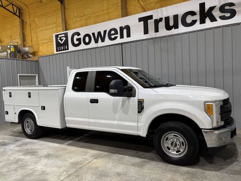 Used 2017 Ford F250 XL w/ Power Equipment Group image 3