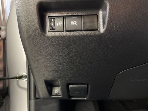 Certified 2025 Toyota RAV4 LE image 28