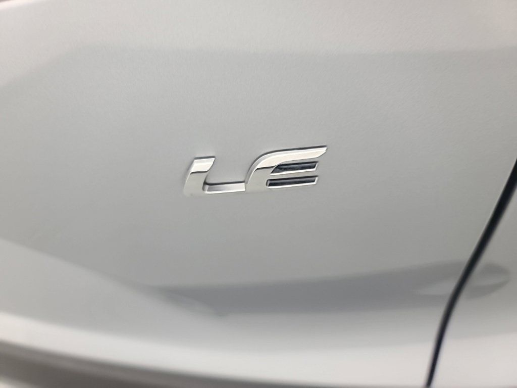 Used 2026 Toyota Corolla Cross LE FWD image 13