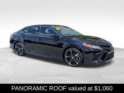 Used 2020 Toyota Camry XSE FWD image 1