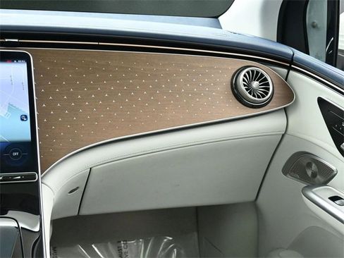 Used 2023 Mercedes-Benz EQE 500 4MATIC SUV image 26